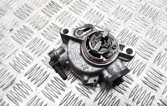 Ford Focus Vacuum pump 9804021880