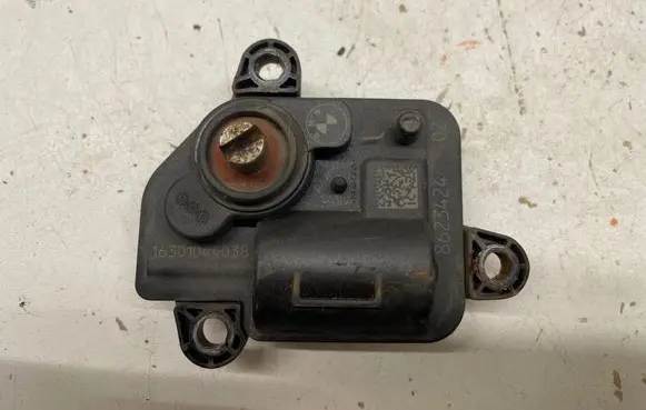 BMW 7 G11 G12 Intake manifold valve actuator/motor 8623424
