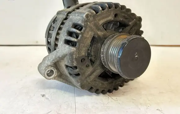 Volvo V70 Generator/alternator 0121615005