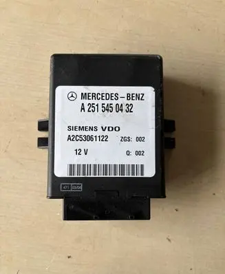 Mercedes-Benz R W251 Air suspension control unit module (rear) A2515450432 A2C53061122