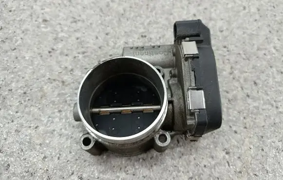 Audi Q5 SQ5 8R Throttle body valve