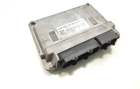 Skoda Fabia Mk2 (5J) Engine control unit/module 03D906023N 5WP40851