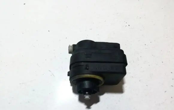 Land Rover Freelander Headlight level adjustment motor 