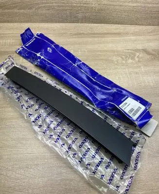 Volvo V50 Front door trim bar 31213304