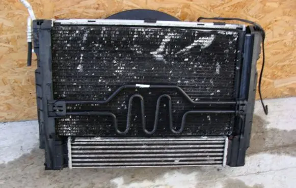 BMW 1 E81 E87 Radiator set 6937515