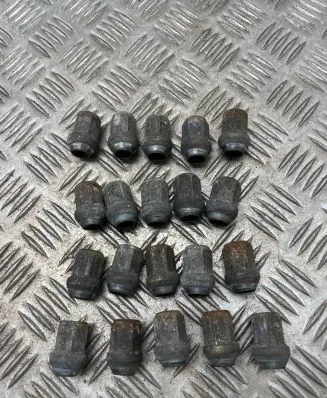 Nissan Juke I F15 Nuts/bolts 