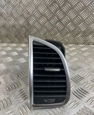 Audi Q7 4L Dashboard side air vent grill/cover trim 4L0820901T