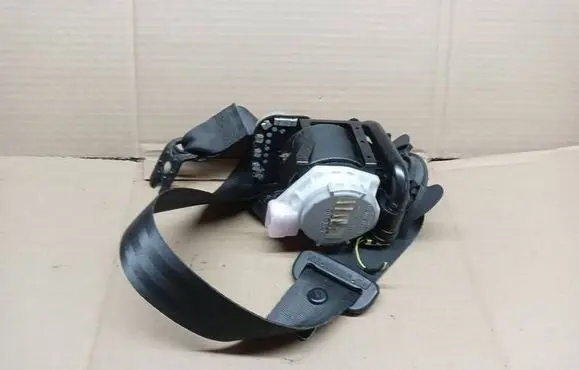 Seat Leon (5F) Front seatbelt 5F4857706A 307526420