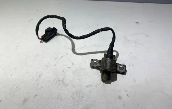 Volvo V70 Crankshaft position sensor 1275789