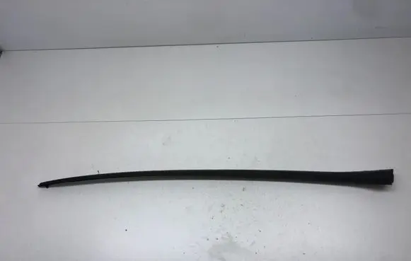 Opel Astra J Windshield trim 13280301 498166255
