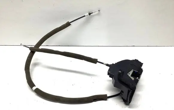 Nissan Qashqai Front door lock 4513L 45131