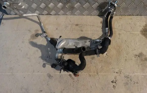 Audi A8 S8 D5 Gearbox oil cooler pipe/hose 