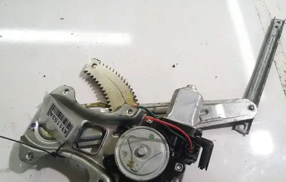 Nissan Tiida C11 Sliding door window regulator with motor 