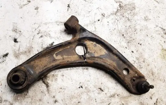 Toyota Yaris Front lower control arm/wishbone