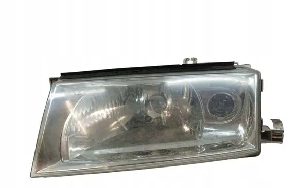 Skoda Octavia Mk1 (1U) Headlight/headlamp 