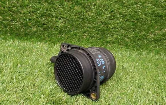 Volkswagen Sharan Mass air flow meter 0280217121 06A906461
