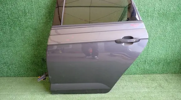 Volkswagen Polo VI Rear door 
