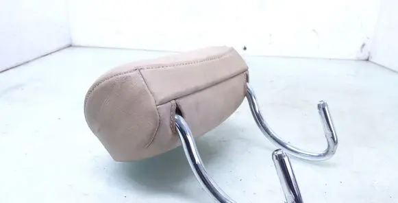 Mercedes-Benz CLS C219 Rear seat headrest 