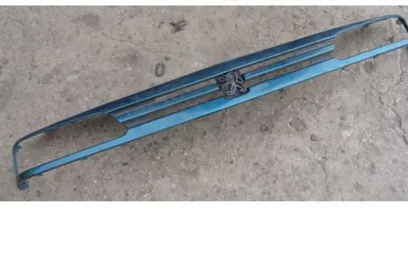 Peugeot 806 Front bumper upper radiator grill
