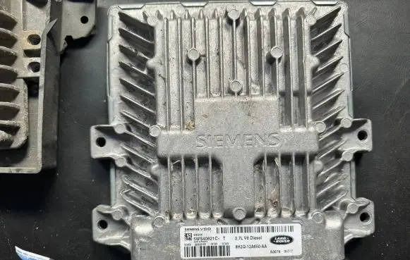 Land Rover Range Rover L322 Engine control unit/module 8H2Q12A650AA 5WS40621CT 27LU16D080