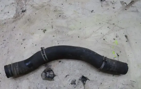 Ford Fiesta Engine coolant pipe/hose