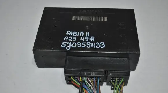 Skoda Fabia Mk2 (5J) Comfort/convenience module 5J0959433 5DK00812720 H01S0001