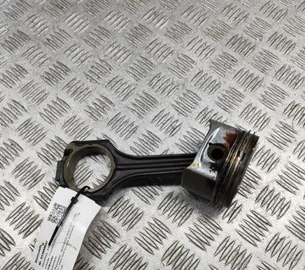 Mercedes-Benz CLK A209 C209 Piston A1130300020 A1120306617