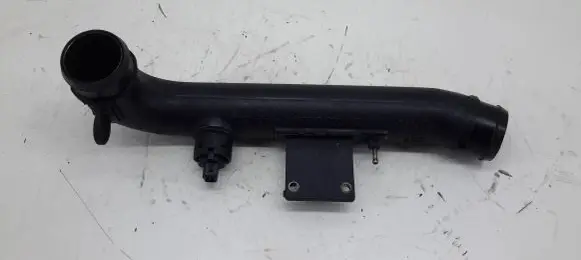 Audi A4 S4 B5 8D Intercooler hose/pipe 8D0145840A