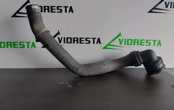 Coolant pipe/hose