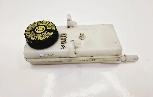 Citroen C4 II Brake fluid reservoir 9680931580 0204051329