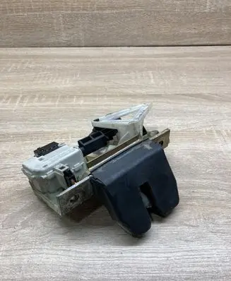 Volvo V70 Tailgate boot lock/latch motor 6030