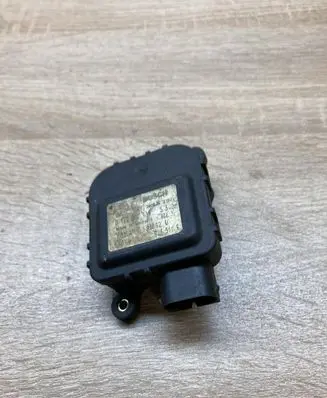 Audi A6 S6 C5 4B Air flap motor/actuator 4B2820511B 132801119