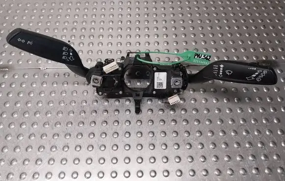Audi A1 Wiper turn signal indicator stalk/switch 8X0953501B 8X0953502