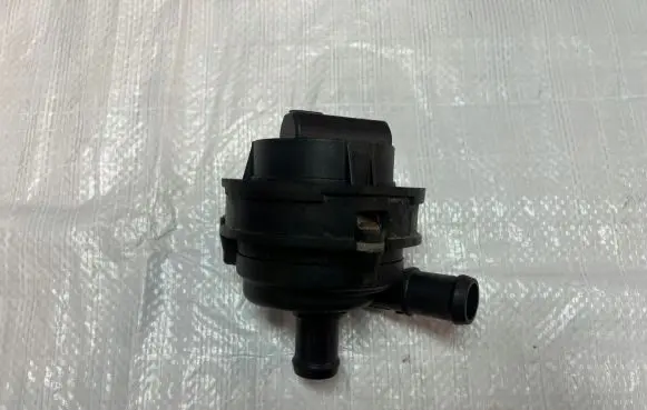 Alfa Romeo Giulia Electric auxiliary coolant/water pump 50544843