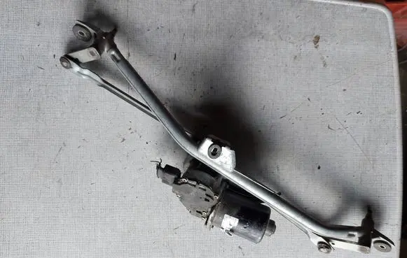 Audi A6 S6 C5 4B Front wiper linkage and motor 4B1955603B