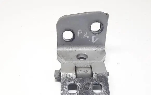 BMW X3 E83 Front door upper hinge 3402819