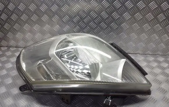 Nissan Tiida C11 Headlight/headlamp