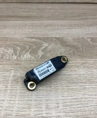 Mercedes-Benz C W203 Airbag deployment crash/impact sensor 0018204426