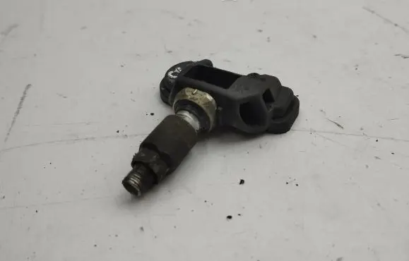 Mercedes-Benz CLS C218 X218 Tire pressure sensor A0009050030