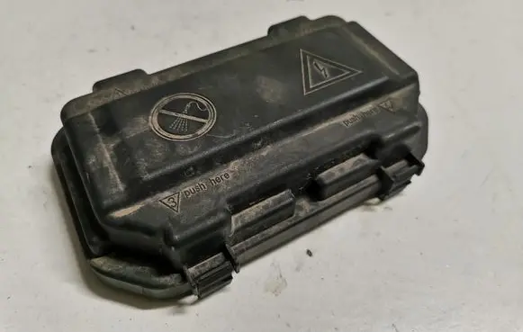 BMW 3 F30 F35 F31 Fuse box cover 9224872
