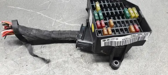 Volkswagen PASSAT B6 Fuse box set 3c1941824