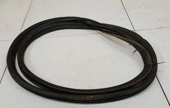 Saab 9-3 Ver2 Rubber seal front coupe door 
