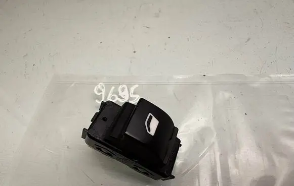 Peugeot Expert Electric window control switch 96762292ZD