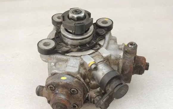 Volvo V60 Fuel injection high pressure pump 30777586 31478083