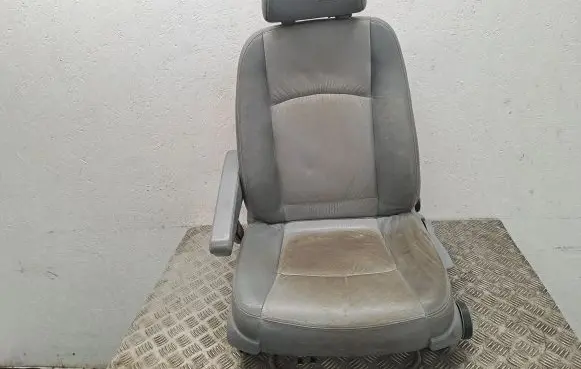 Mercedes-Benz Vito Viano W639 Front driver seat A6399107601