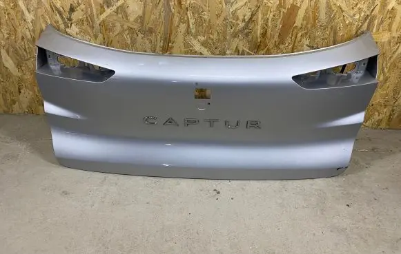 Tailgate trim