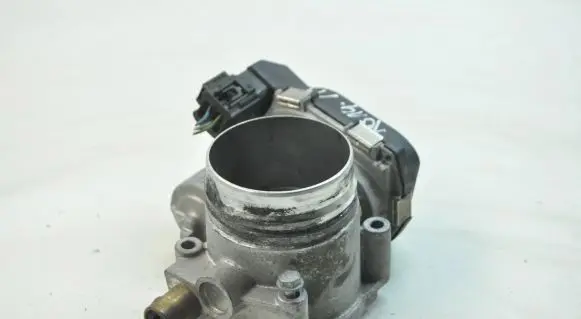 BMW 4 F32 F33 Throttle valve 7588625
