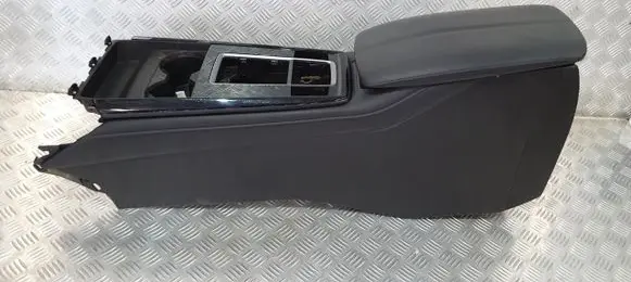 Mazda CX-30 Center console PU11128