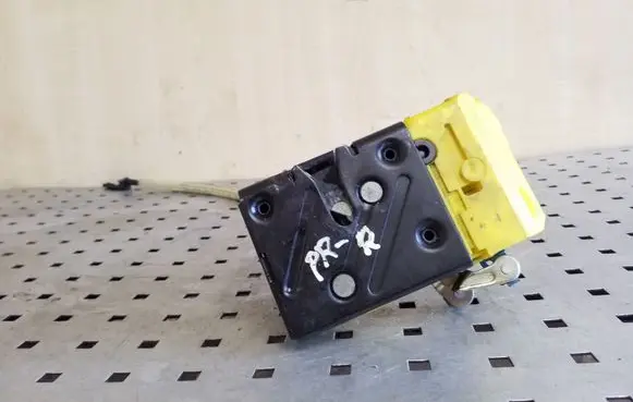 Volvo XC90 Front door lock 9483838