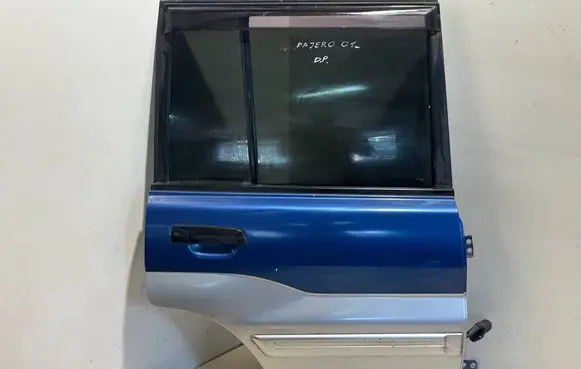 Mitsubishi Pajero Pinin Rear door